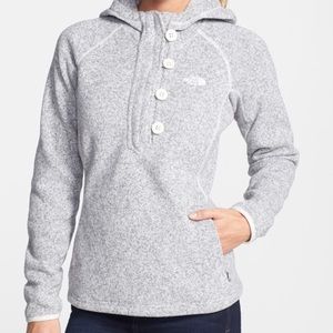 The North Face Women’s half zip button fleece